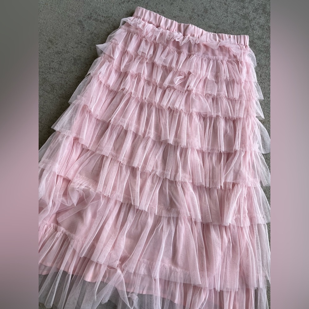 Cupcakes and cashmere pink ruffle tiered flowy skirt NWOT - Picture 2 of 3